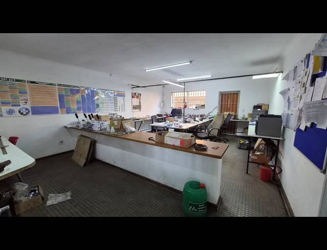 1,396M² WAREHOUSE FOR SALE IN JET PARK